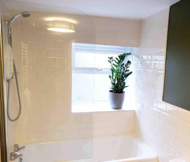 Regency Cottage 10 Minutes From Bath City Centre エクステリア 写真