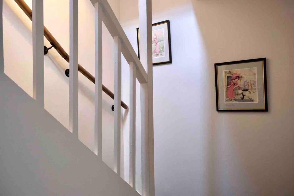 Regency Cottage 10 Minutes From Bath City Centre エクステリア 写真