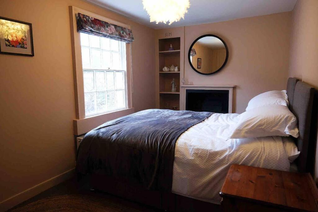 Regency Cottage 10 Minutes From Bath City Centre エクステリア 写真