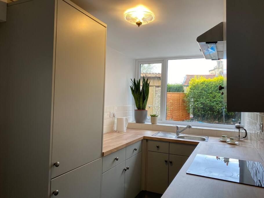 Regency Cottage 10 Minutes From Bath City Centre エクステリア 写真